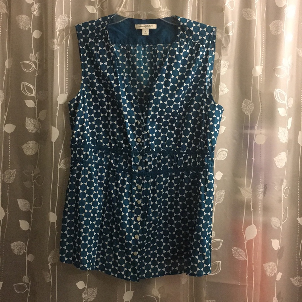 Sleeveless blouse